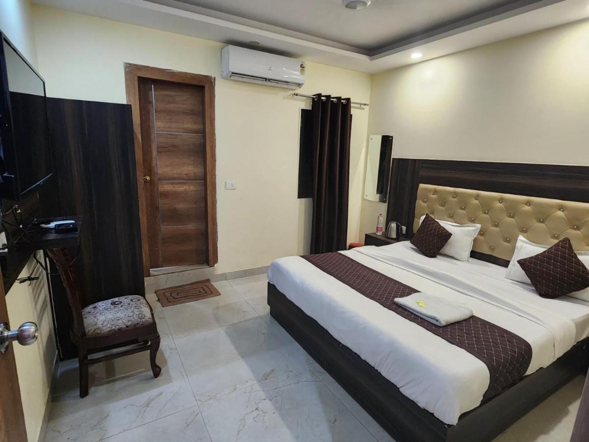 Hotel Ambe Inn By Ambience Delhi Igi Airport New Delhi Extérieur photo
