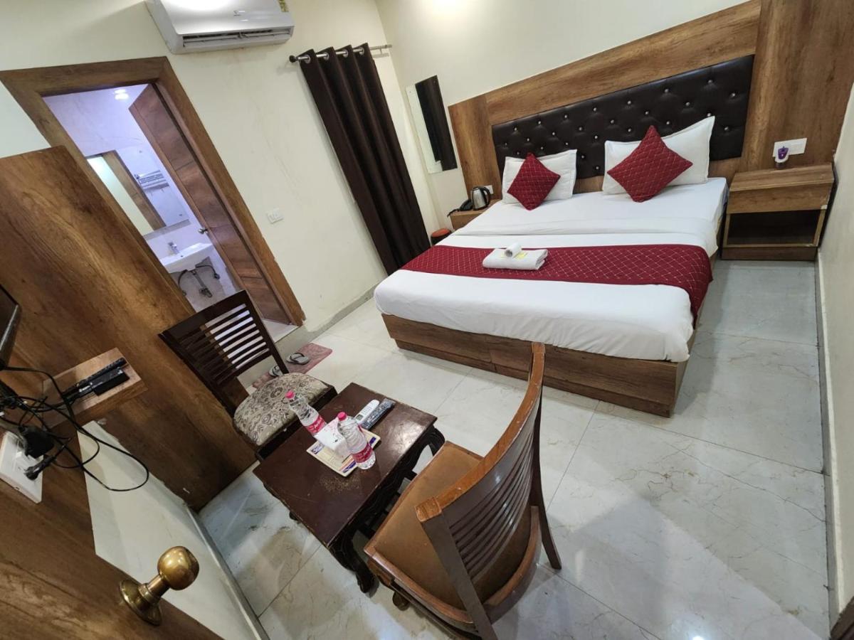 Hotel Ambe Inn By Ambience Delhi Igi Airport New Delhi Extérieur photo
