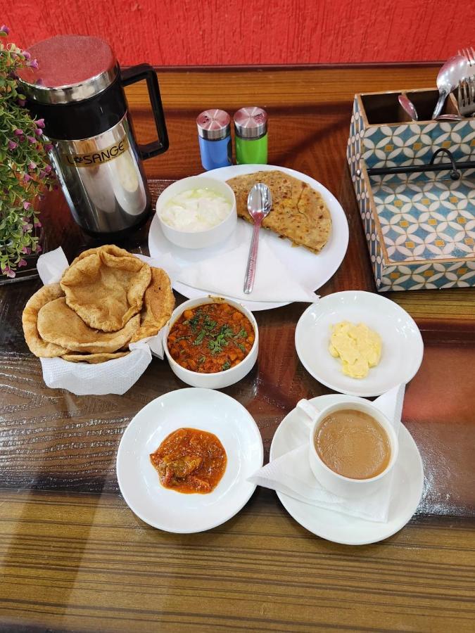 Hotel Ambe Inn By Ambience Delhi Igi Airport New Delhi Extérieur photo